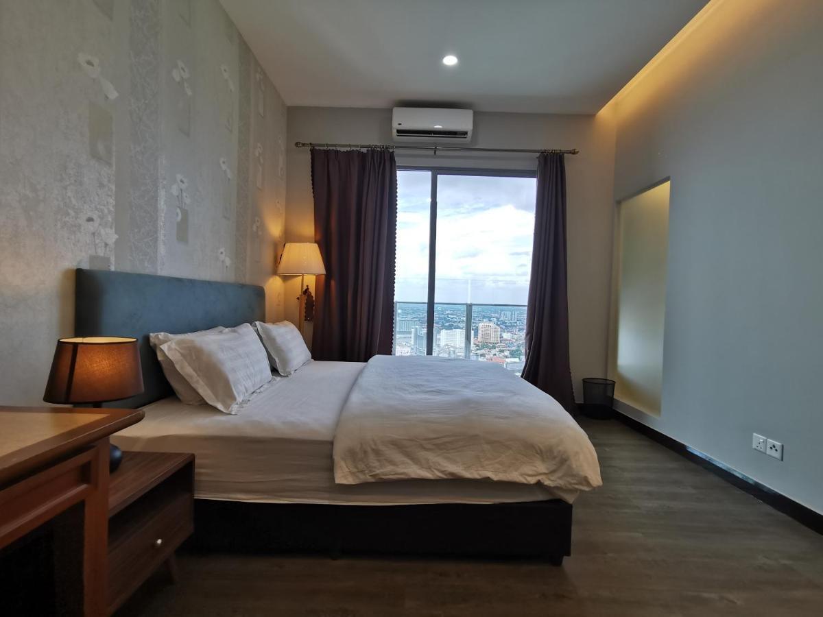 Mykey Silverscape B-39-06 Apartment