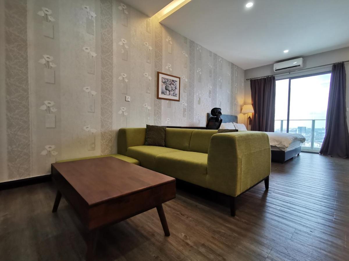 Mykey Silverscape B-39-06 Apartment *